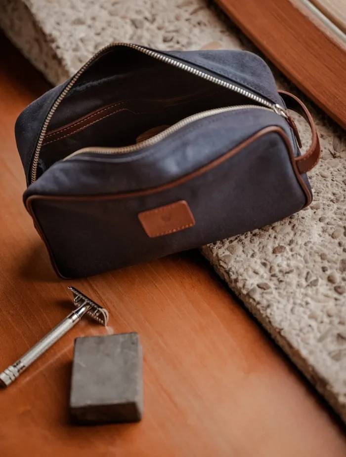 Amalfi Navy Blue Men Bobbies Toiletry Bags Amalfi Navy Blue Men Bobbies Toiletry Bags