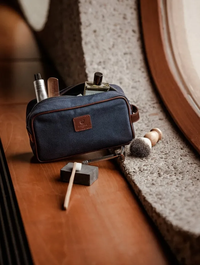 Amalfi Navy Blue Men Bobbies Toiletry Bags Amalfi Navy Blue Men Bobbies Toiletry Bags