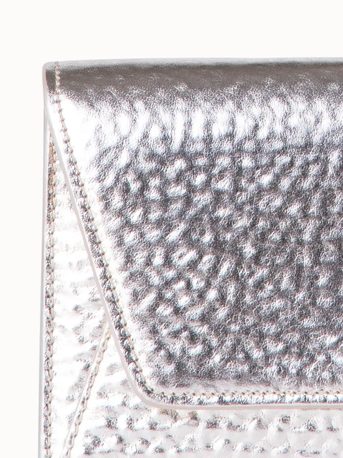 Anouk Envelope In Hammered Leather Stucco Met Women Akris Shoulder Bags