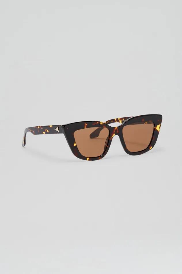 Eyewear ST SOFT CAT EYE SUNGLASSES TORTSHELL 8211 Scanlan Theodore Women Eyewear ST SOFT CAT EYE SUNGLASSES TORTSHELL 8211 Scanlan Theodore Women