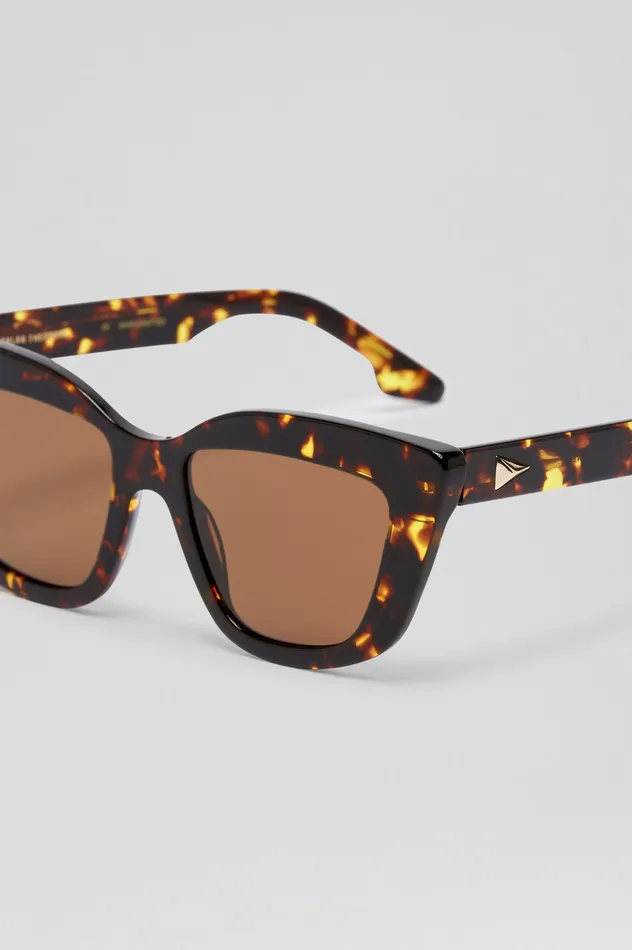 Eyewear ST SOFT CAT EYE SUNGLASSES TORTSHELL 8211 Scanlan Theodore Women Eyewear ST SOFT CAT EYE SUNGLASSES TORTSHELL 8211 Scanlan Theodore Women