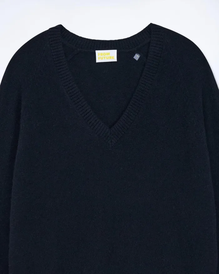 From Future Cashmere Sweaters Women Light Oversize VNeck Sweater Black