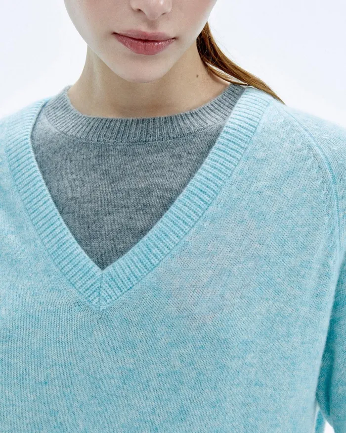 From Future Cashmere Sweaters Women Light Oversize VNeck Sweater Black
