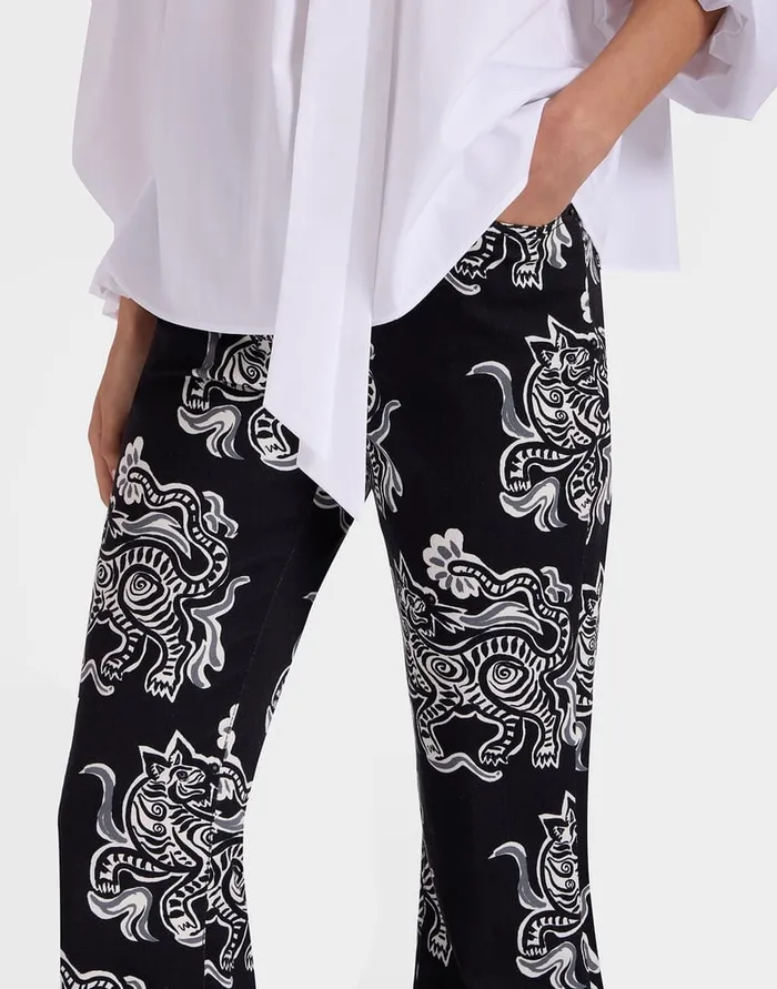La Doublej The Cropped Flare Jean Crazy Tigers Black and White In Cotton Drill Women Shorts and Pants