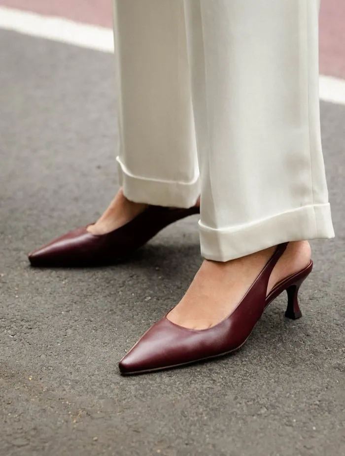 Miranda Garnet Women Bobbies Pumps and Mary Janes