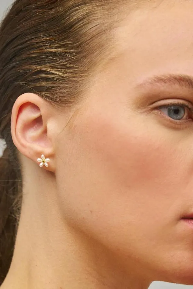Oroton Earrings Posie Mini Flower Studs Goldpearl 8211 Jewellery