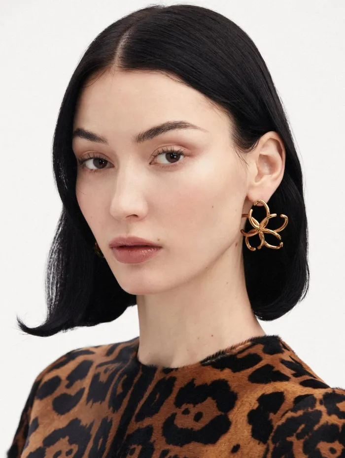Oscar De La Renta Large O Flower Earrings Gold Women Earrings Oscar De La Renta Large O Flower Earrings Gold Women Earrings