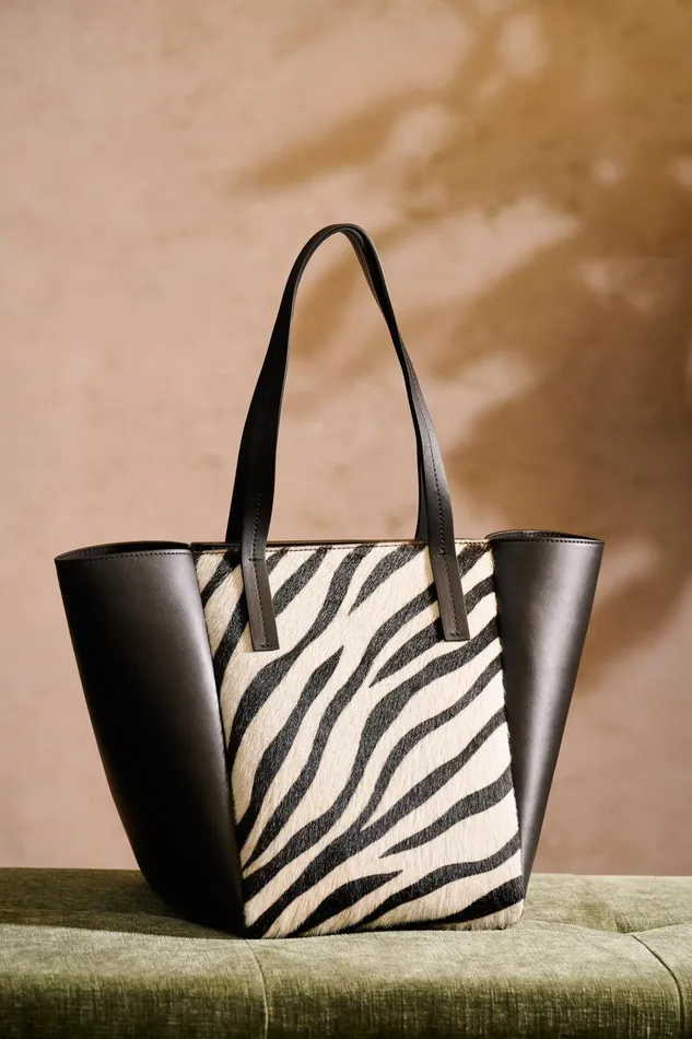 Outlet 8211 Women Handbags Elie Tahari Zebra Calf Hair Tote Blackwhite