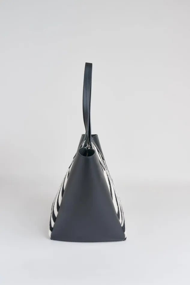 Outlet 8211 Women Handbags Elie Tahari Zebra Calf Hair Tote Blackwhite
