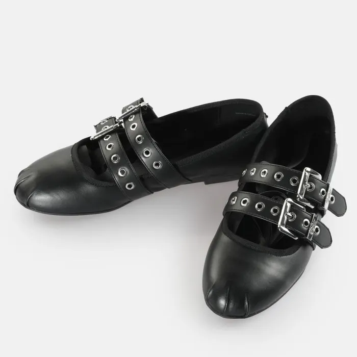 Shop Ballet Flats BUFFALO Daphne Jane Black