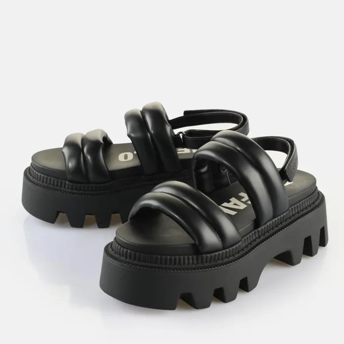 Shop Sandals and Slides BUFFALO Flora Ts Quilt Black