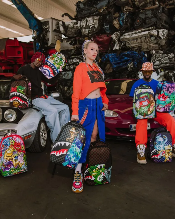 SPRAYGROUND Backpacks SHARKS IN PARIS CHARACTERS SNEAKIN BACKPACK DLXV 8211 Universal SPRAYGROUND Backpacks SHARKS IN PARIS CHARACTERS SNEAKIN BACKPACK DLXV 8211 Universal