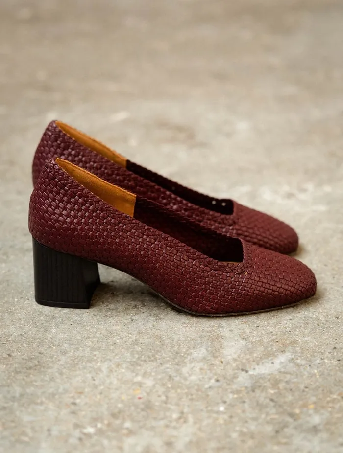 Tilvia Garnet Women Bobbies Pumps and Mary Janes