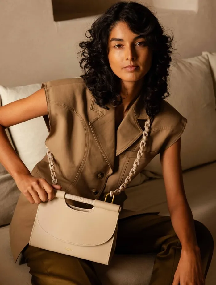 Veneto Crema Marfil Women Bobbies Phone Straps
