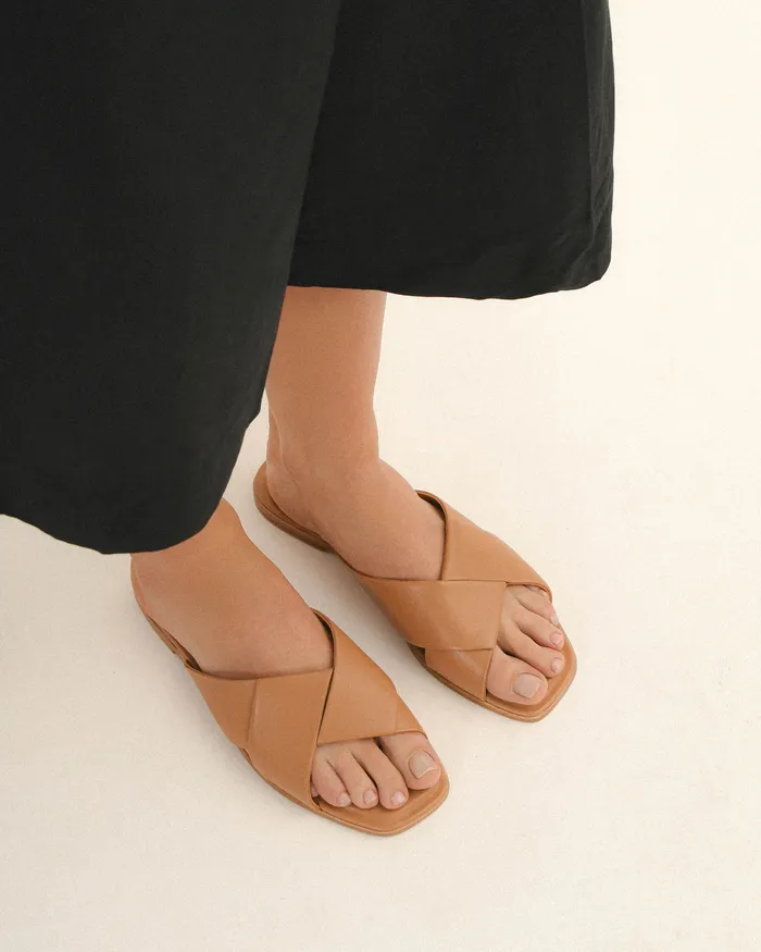 Women Cyra flat sandals toffee leather FLAT SANDALS jomercer Women Cyra flat sandals toffee leather FLAT SANDALS jomercer