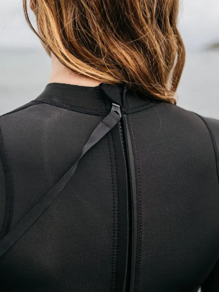 Women Nieuwland 2mm Yulex Long Sleeve Shorty Wetsuit Black Finisterre Swimwear and Bikinis