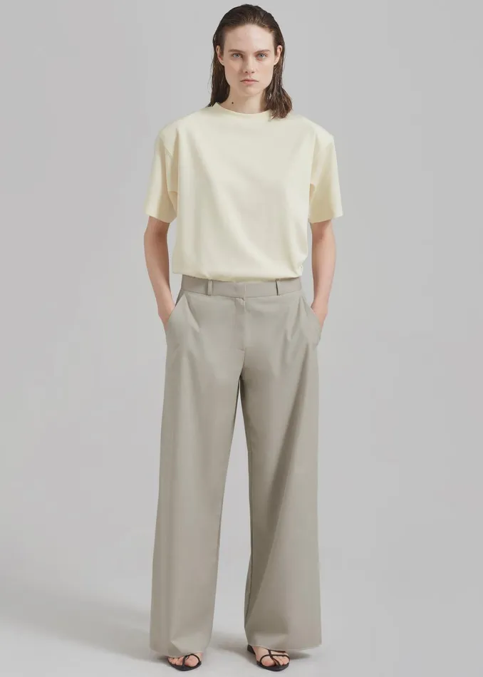 Women Rowen Padded Shoulder Tee 8211 Cream The Frankie Shop Tops