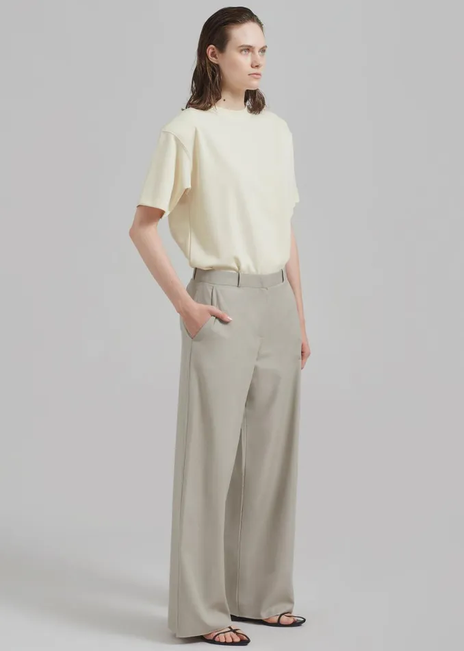 Women Rowen Padded Shoulder Tee 8211 Cream The Frankie Shop Tops