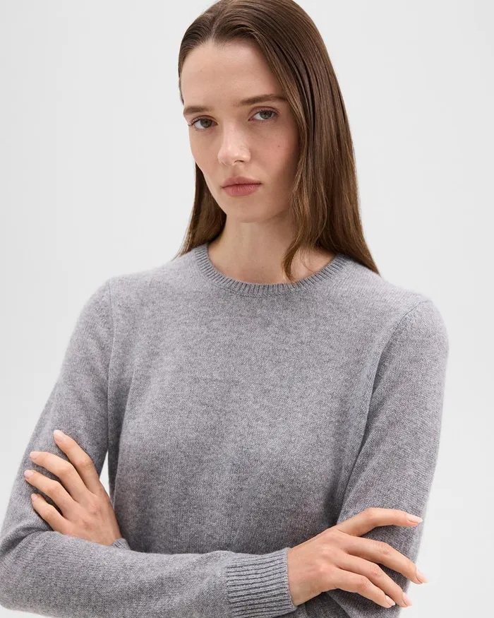 Women Sweaters Cardigans Theory Crewneck Sweater In Feather Cashmere Husky