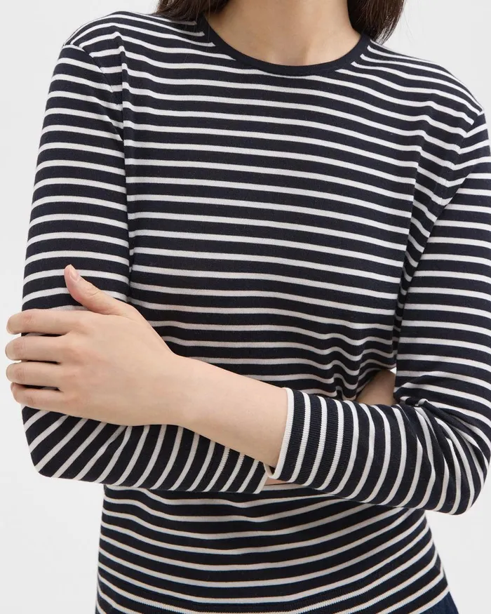 Women Sweaters Cardigans Theory Shrunken Crewneck Sweater In Merino Wool Navynew Ivory